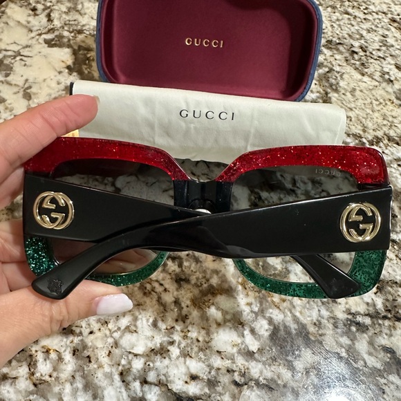 ‼️SOLD ‼️- Gucci Red and Green Designer Sunglasses - Picture 4 of 12